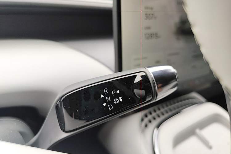Used XPeng G7 2025 Model—702 Ultra Long Range Gear Lever