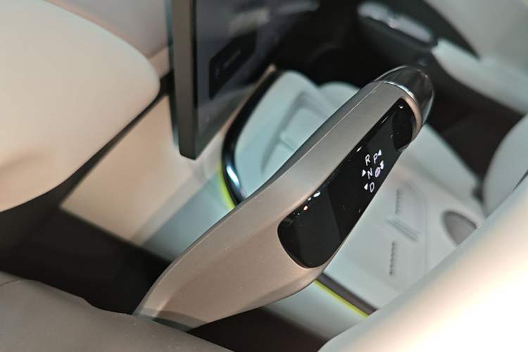 Used XPeng G7 2025 Model—702 Ultra Long Range Gear Lever