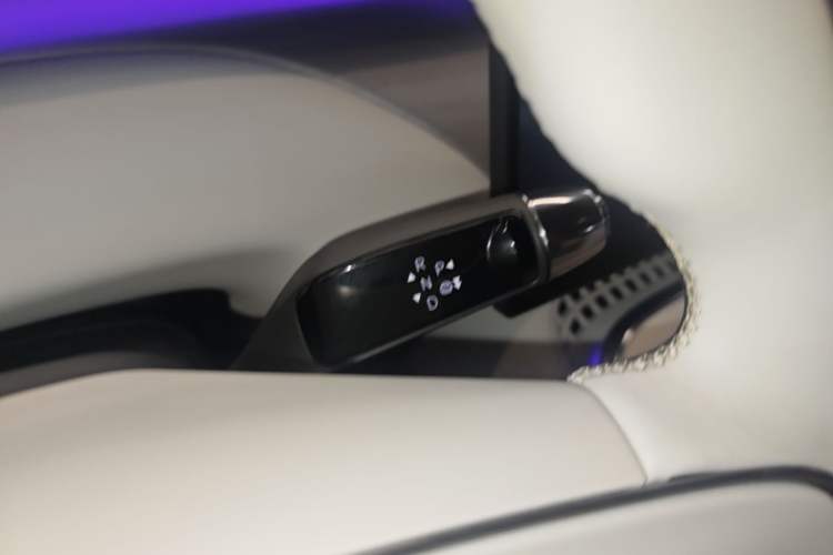 Used XPeng G7 2025 Model—702 Ultra Long Range Gear Lever