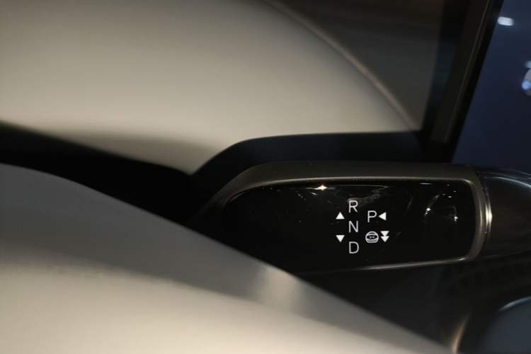 Used XPeng G7 2025 Model—702 Ultra Long Range Gear Lever