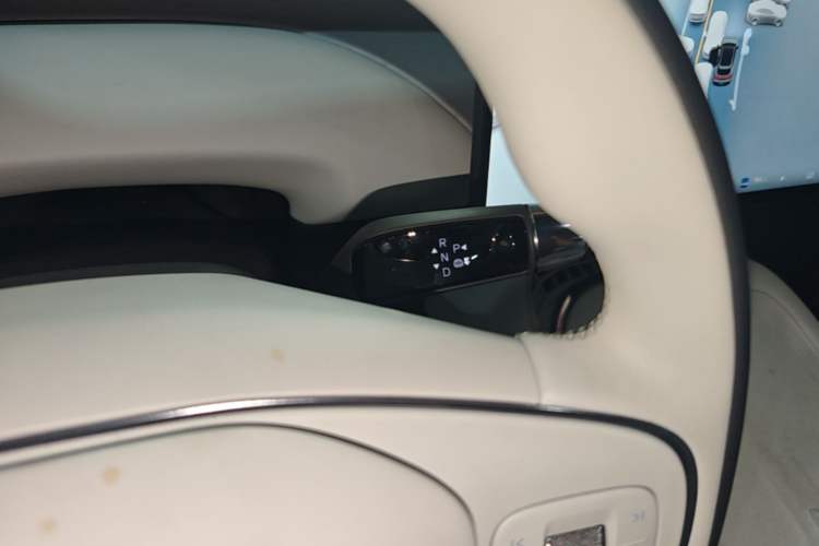 Used XPeng G7 2025 Model—702 Ultra Long Range Gear Lever