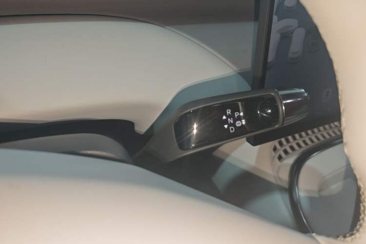 Used XPeng G7 2025 Model—702 Ultra Long Range Gear Lever