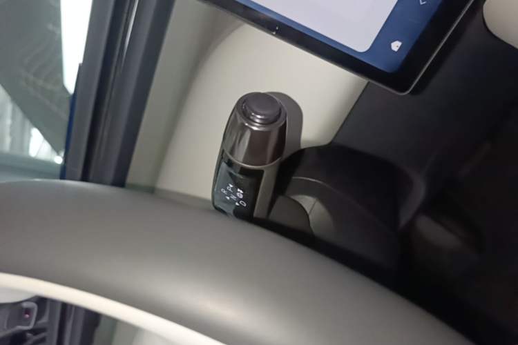 Used XPeng G7 2025 Model—702 Ultra Long Range Gear Lever