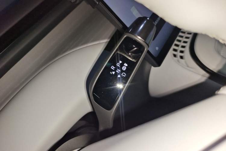 Used XPeng G7 2025 Model—602 Long Range Max Gear Lever