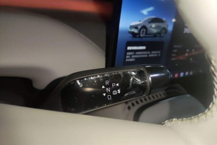 Used XPeng G7 2025 Model—702 Ultra Long Range Gear Lever