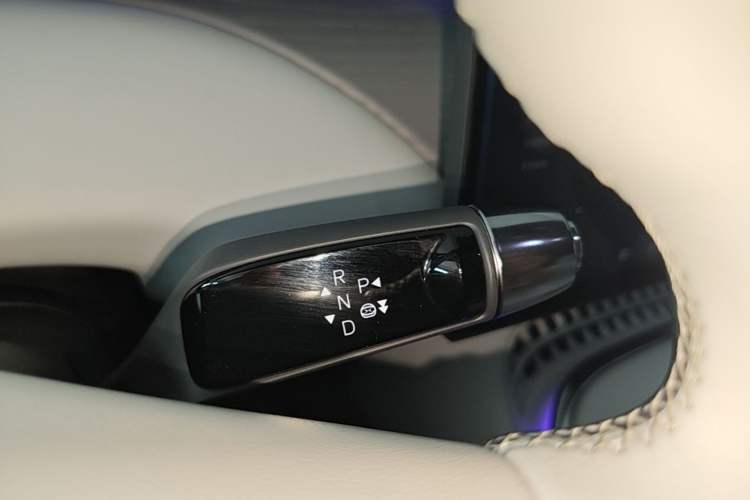 Used XPeng G7 2025 Model—702 Ultra Long Range Gear Lever