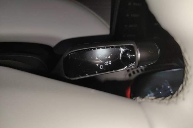 Used XPeng G7 2025 Model—602 Long Range Max Gear Lever