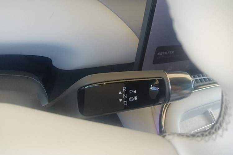 Used XPeng G7 2025 Model—702 Ultra Long Range Gear Lever