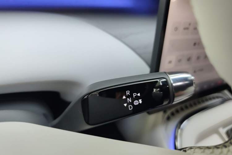 Used XPeng G7 2025 Model—702 Ultra Long Range Gear Lever