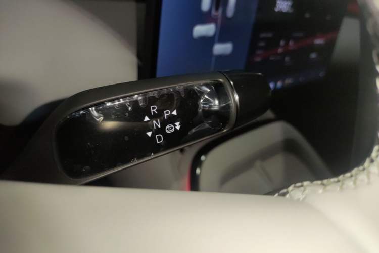 Used XPeng G7 2025 Model—702 Ultra Long Range Gear Lever