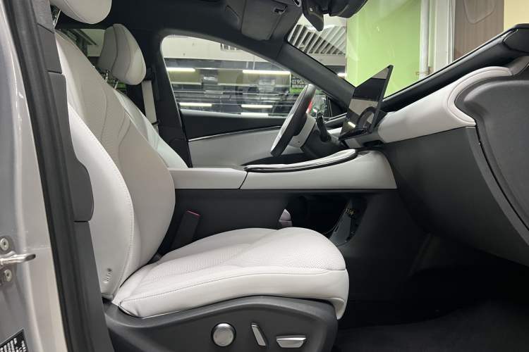 Used XPeng G7 2025 Model—702 Ultra Long Range Interior 4