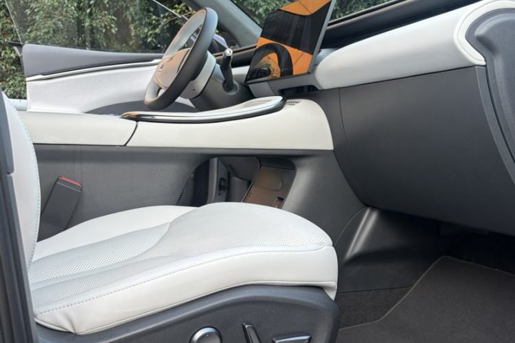 Used XPeng G7 2025 Model—702 Ultra Long Range Interior 5