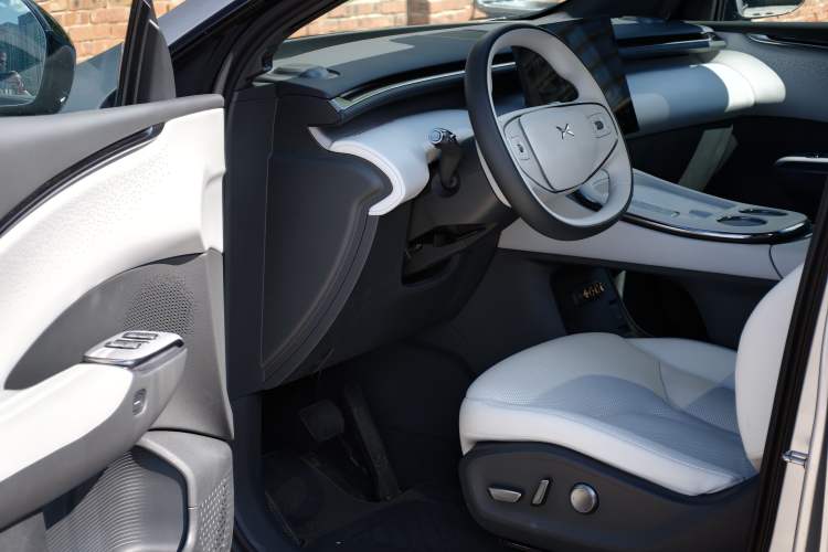 Used XPeng G7 2025 Model—702 Ultra Long Range Interior 5