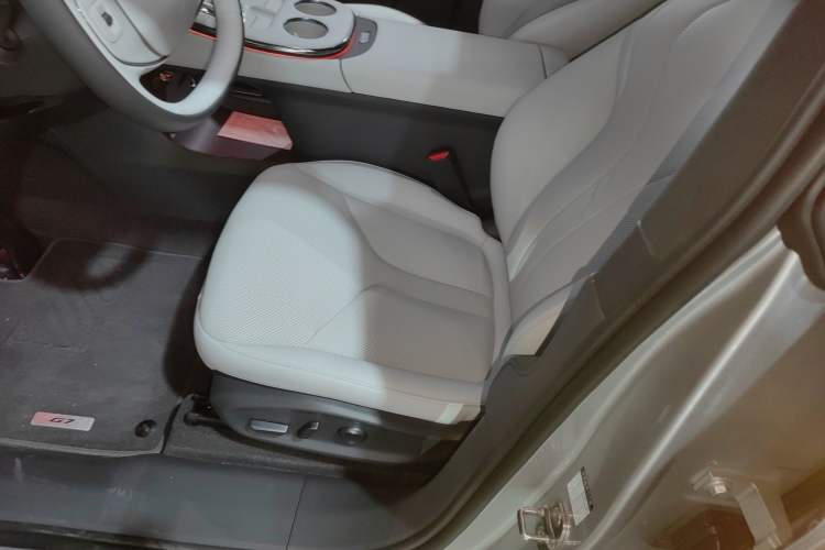 Used XPeng G7 2025 Model—602 Long Range Max Left Front Seat