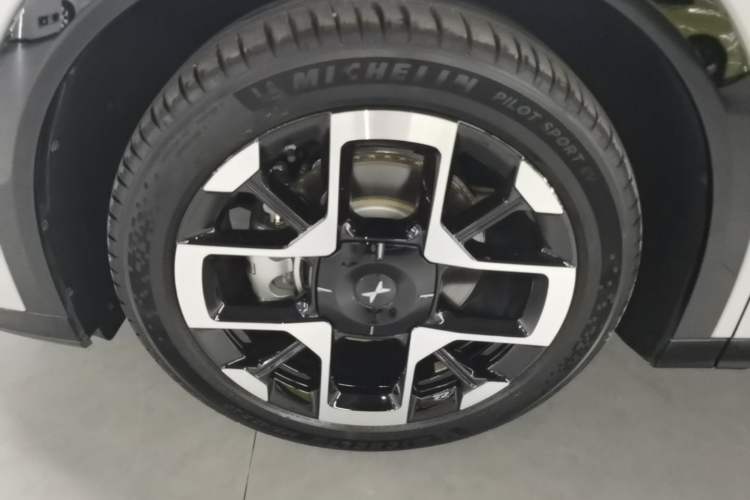 Used XPeng G7 2025 Model—702 Ultra Long Range Left Front Wheel Hub