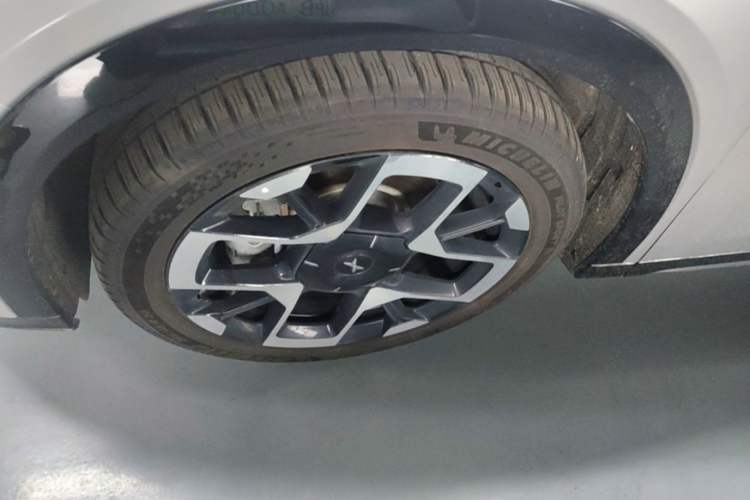 Used XPeng G7 2025 702 Max Left Front Wheel Hub