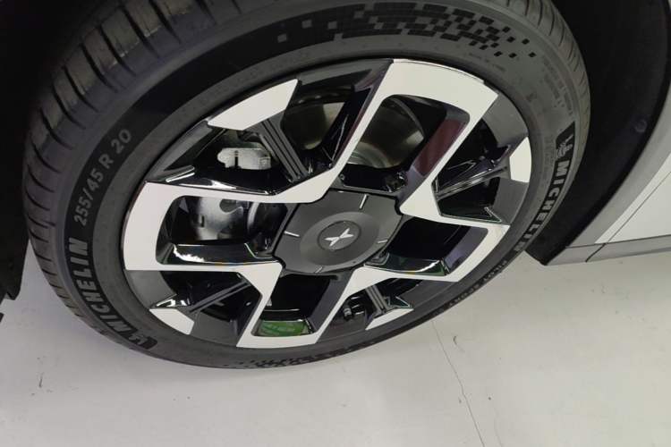 Used XPeng G7 2025 Model—702 Ultra Long Range Left Front Wheel Hub