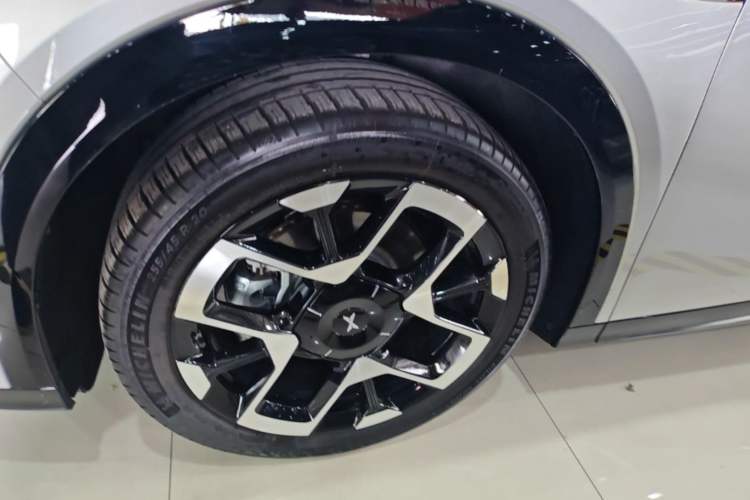 Used XPeng G7 2025 Model—702 Ultra Long Range Left Front Wheel Hub