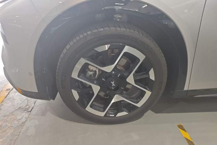Used XPeng G7 2025 Model—702 Ultra Long Range Left Front Wheel Hub
