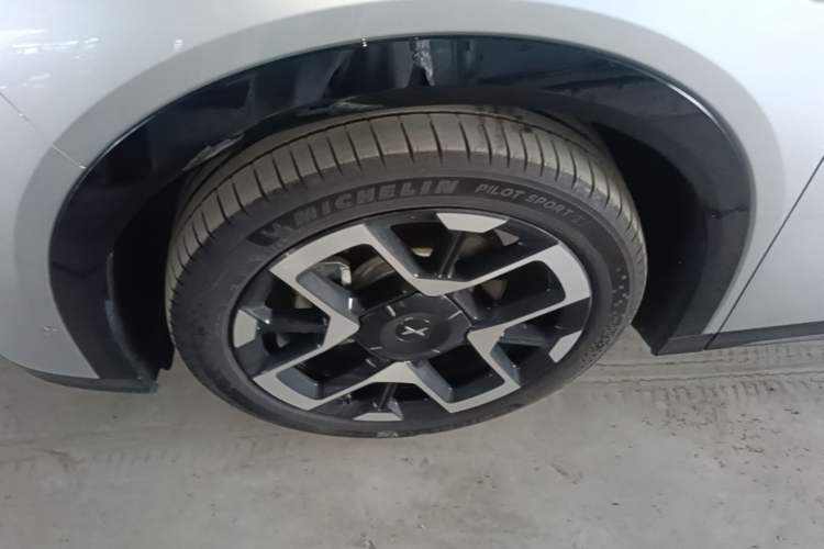 Used XPeng G7 2025 Model—702 Ultra Long Range Left Front Wheel Hub