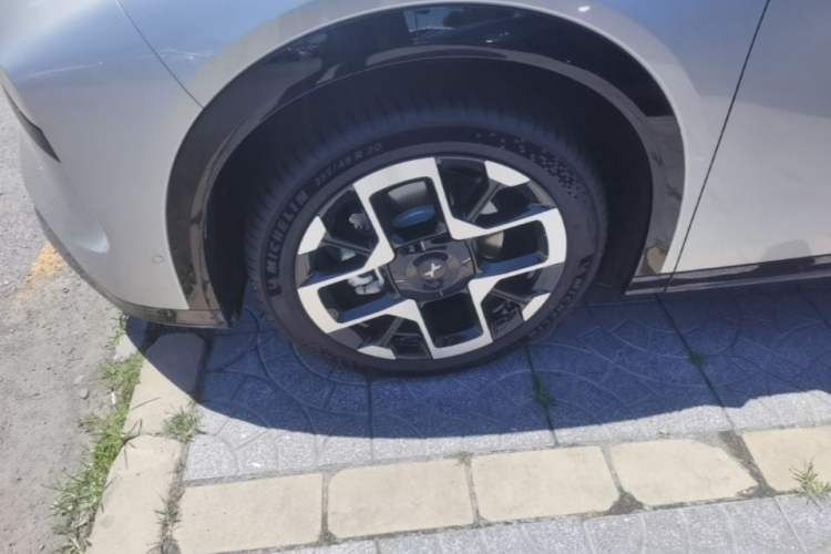 Used XPeng G7 2025 Model—702 Ultra Long Range Left Front Wheel Hub
