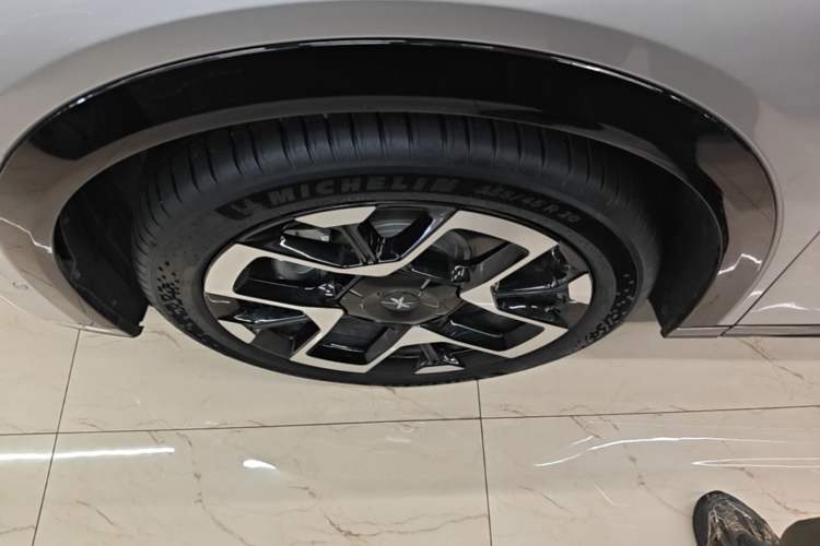 Used XPeng G7 2025 Model—702 Ultra Long Range Left Front Wheel Hub