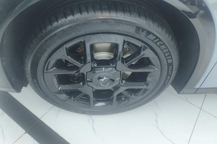 Used XPeng G7 2025 702 Max Left Front Wheel Hub
