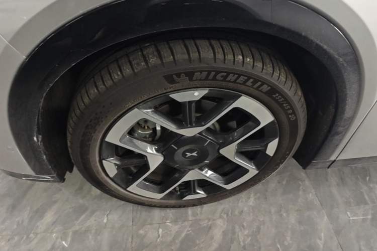 Used XPeng G7 2025 Model—702 Ultra Long Range Left Front Wheel Hub