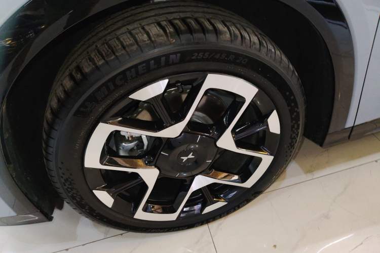 Used XPeng G7 2025 Model—702 Ultra Long Range Left Front Wheel Hub