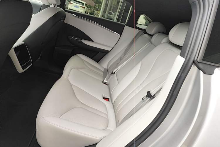 Used XPeng G7 2025 Model—702 Ultra Long Range Left Rear Seat