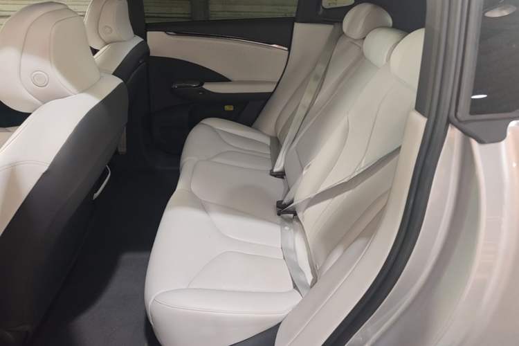 Used XPeng G7 2025 Model—702 Ultra Long Range Left Rear Seat