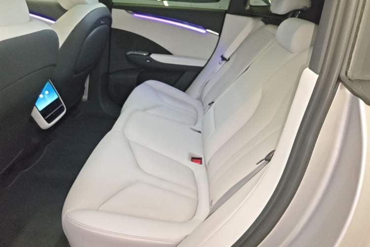 Used XPeng G7 2025 Model—702 Ultra Long Range Left Rear Seat