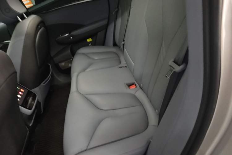 Used XPeng G7 2025 Model—702 Ultra Long Range Left Rear Seat