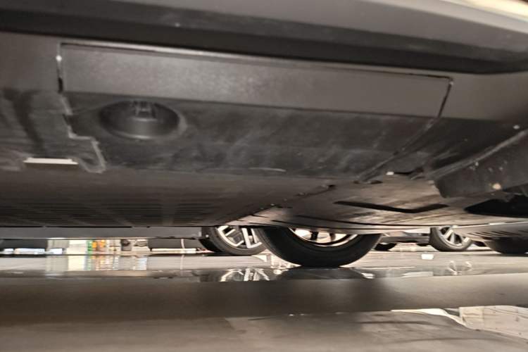 Used XPeng G7 2025 Model—702 Ultra Long Range Left Side Sill