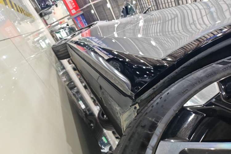 Used XPeng G7 2025 Model—702 Ultra Long Range Left Side Sill