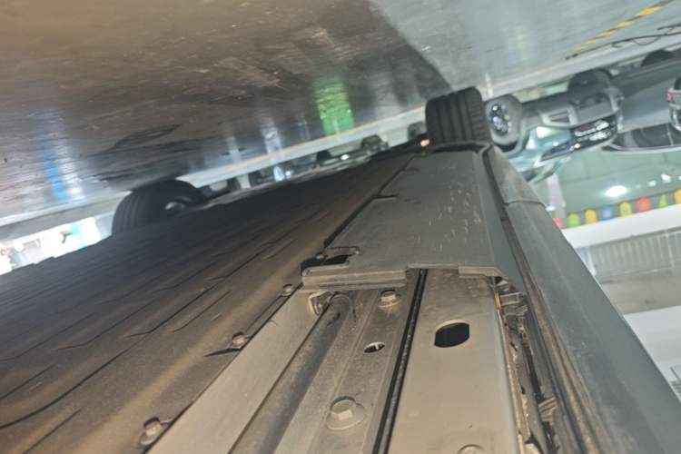 Used XPeng G7 2025 Model—702 Ultra Long Range Left Side Sill