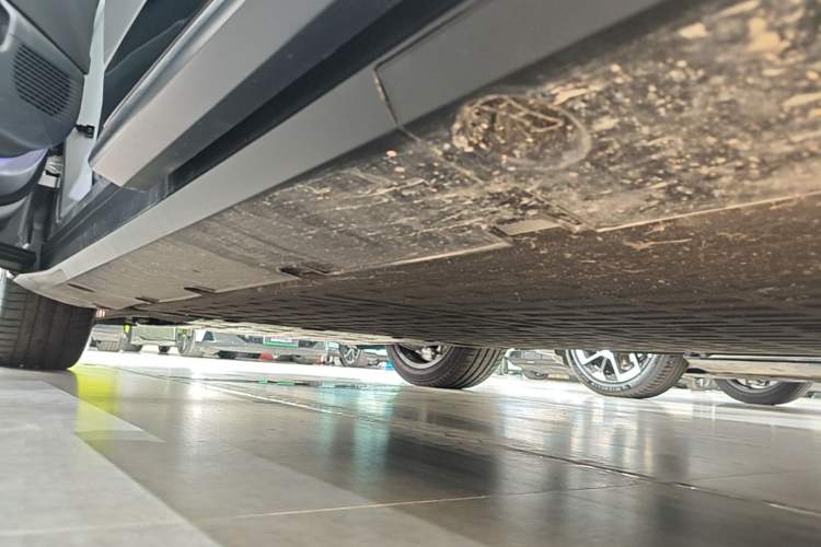 Used XPeng G7 2025 Model—702 Ultra Long Range Left Side Sill