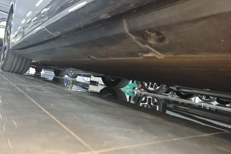 Used XPeng G7 2025 Model—702 Ultra Long Range Left Side Sill