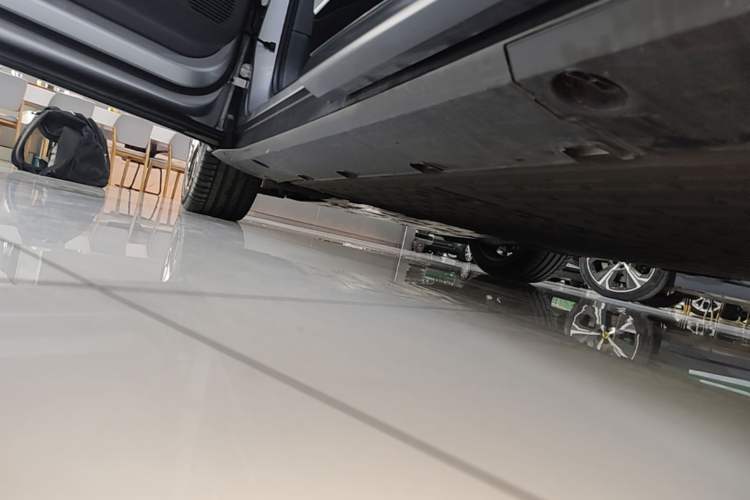 Used XPeng G7 2025 Model—702 Ultra Long Range Left Side Sill