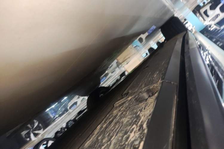 Used XPeng G7 2025 Model—702 Ultra Long Range Left Side Sill