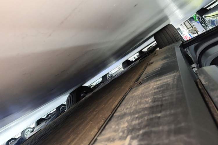 Used XPeng G7 2025 Model—702 Ultra Long Range Left Side Sill