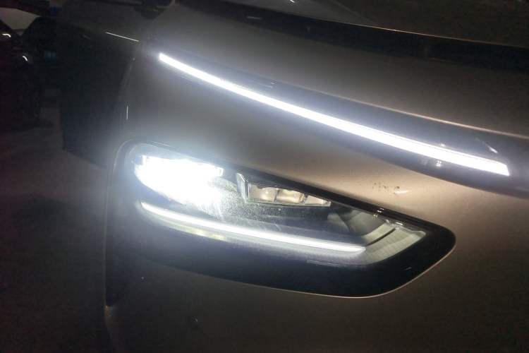 Used XPeng G7 2025 Model—602 Long Range Max Right Front Headlight