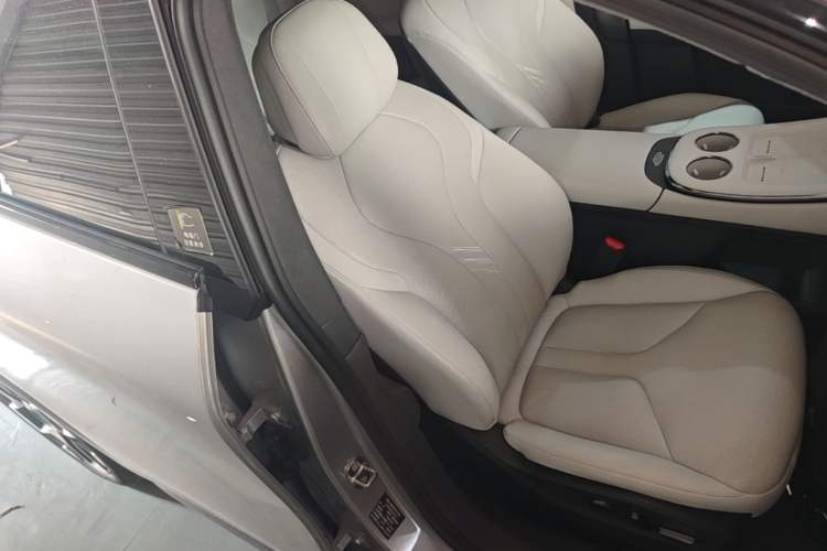 Used XPeng G7 2025 Model—702 Ultra Long Range Right Front Seat