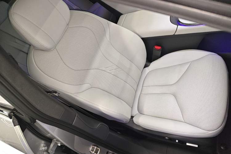 Used XPeng G7 2025 Model—702 Ultra Long Range Right Front Seat