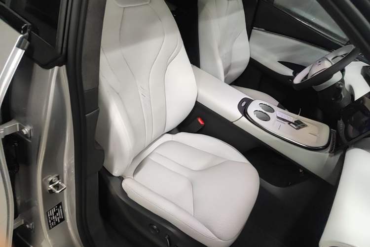 Used XPeng G7 2025 Model—702 Ultra Long Range Right Front Seat