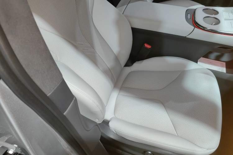 Used XPeng G7 2025 Model—602 Long Range Max Right Front Seat
