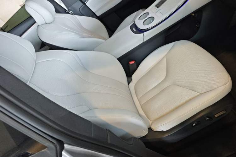 Used XPeng G7 2025 Model—702 Ultra Long Range Right Front Seat