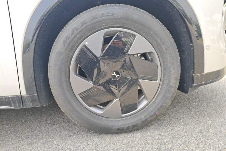 Used XPeng G7 2025 702 Max Right Front Wheel Hub