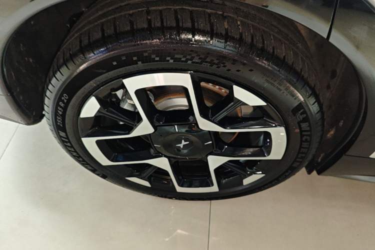 Used XPeng G7 2025 Model—702 Ultra Long Range Right Rear Wheel Hub