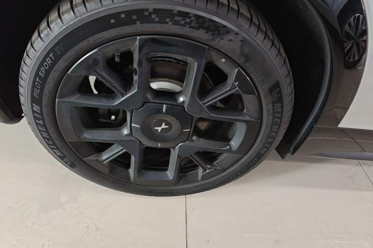 Used XPeng G7 2025 702 Max Right Rear Wheel Hub